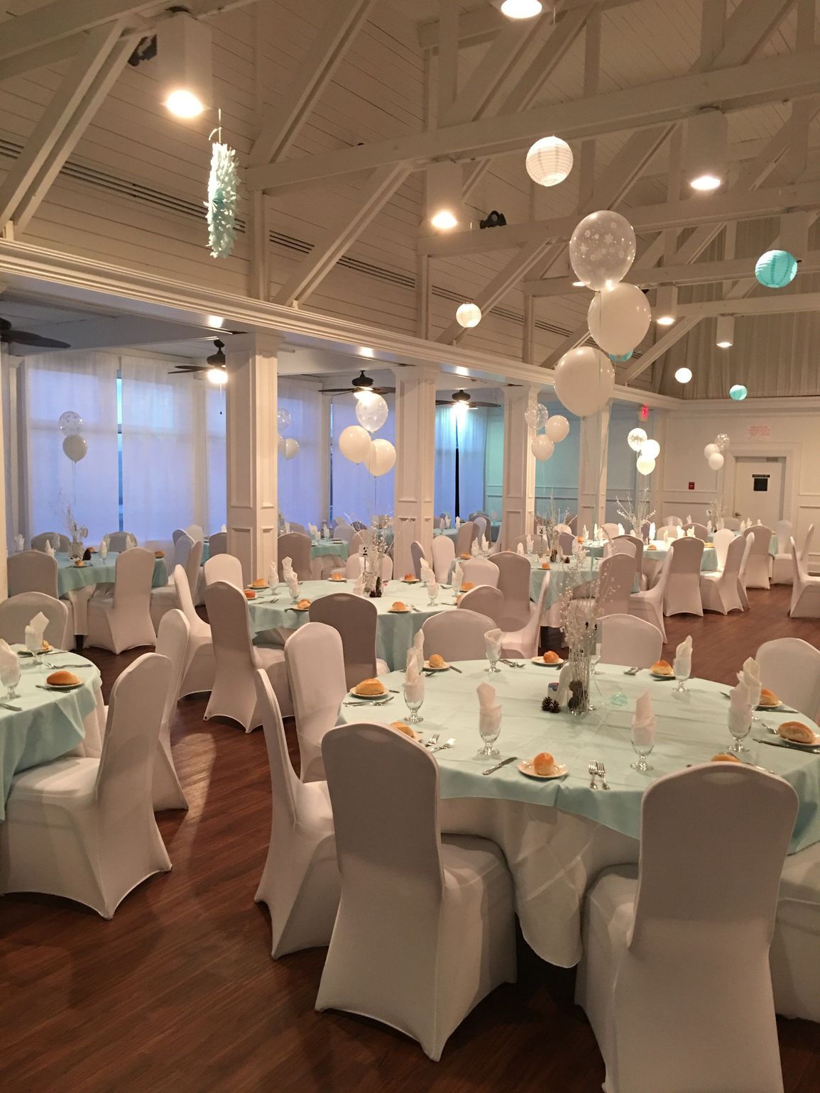 Sitting Arrangement at an event balloons 5